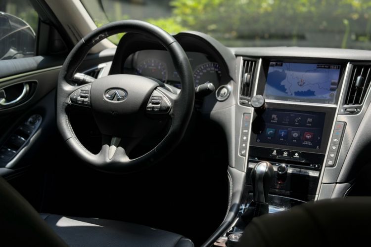 Used Infiniti Q50L 2015 2.0T Enjoyment Edition Interior 8