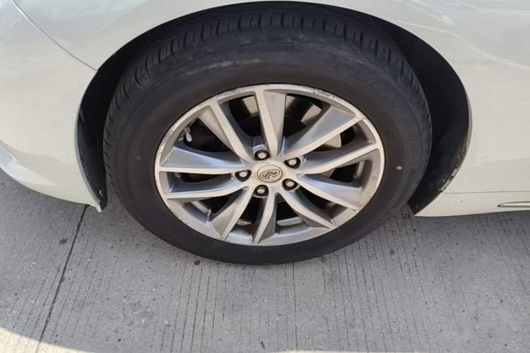 Used Infiniti Q50L 2015 2.0T Enjoyment Edition Left Front Wheel Hub