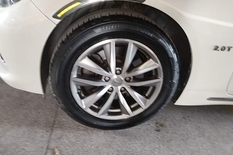 Used Infiniti Q50L 2015 2.0T Enjoyment Edition Left Front Wheel Hub