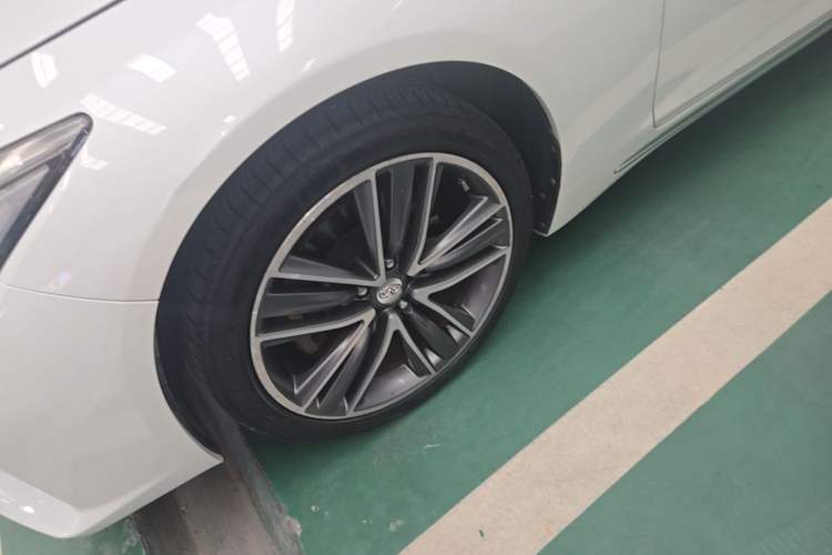 Used Infiniti Q50L 2015 2.0T Luxury Sport Edition Left Front Wheel Hub