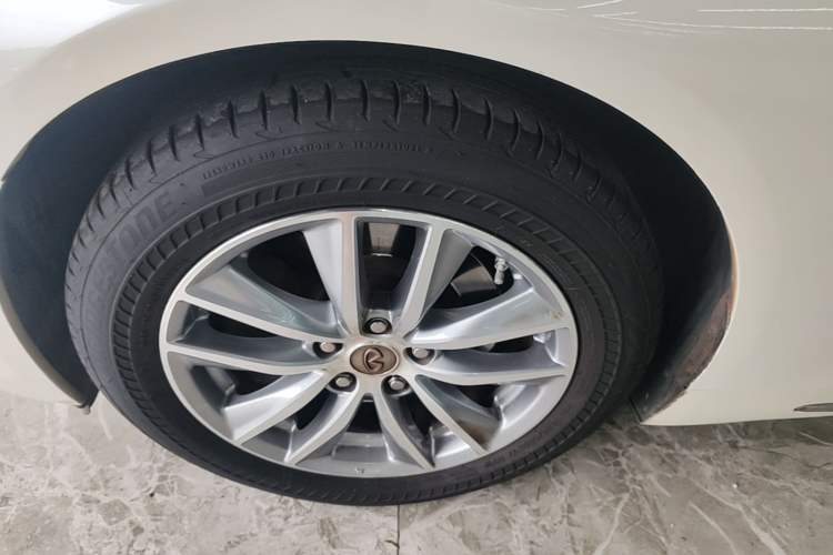 Used Infiniti Q50L 2015 2.0T Enjoyment Edition Left Front Wheel Hub