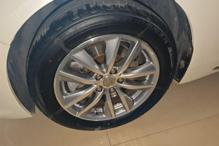 Used Infiniti Q50L 2015 2.0T Enjoyment Edition Left Front Wheel Hub