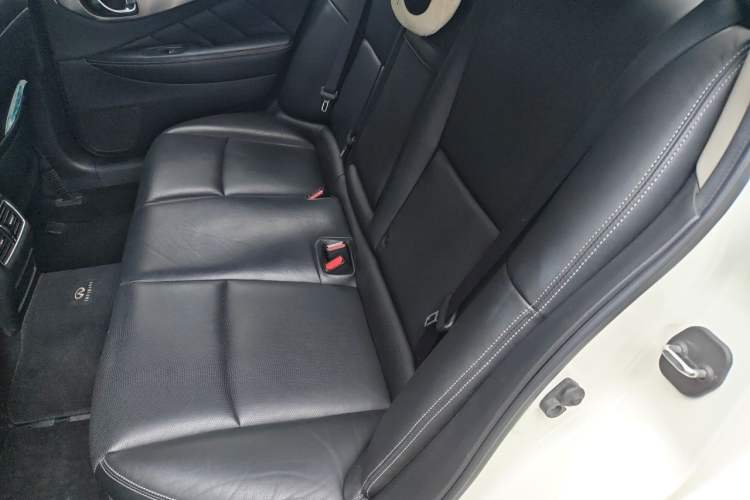 Used Infiniti Q50L 2015 2.0T Enjoyment Edition Left Rear Seat