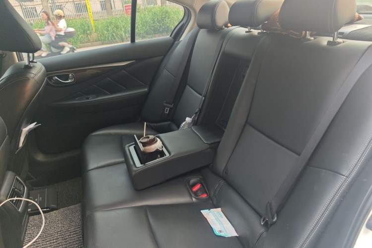 Used Infiniti Q50L 2015 2.0T Luxury Edition Left Rear Seat