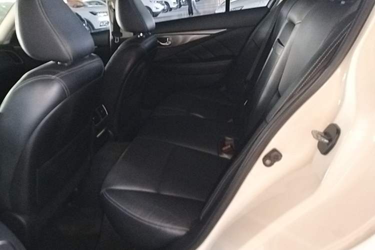 Used Infiniti Q50L 2015 2.0T Enjoyment Edition Left Rear Seat
