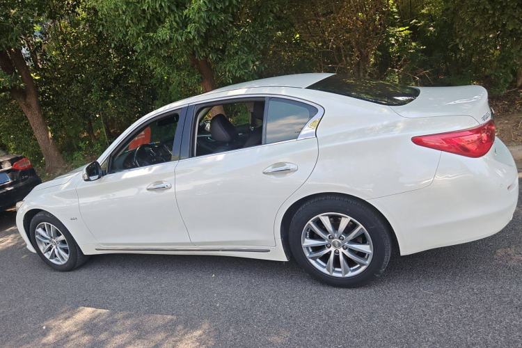 Used Infiniti Q50L 2015 2.0T Comfort Edition Left Side