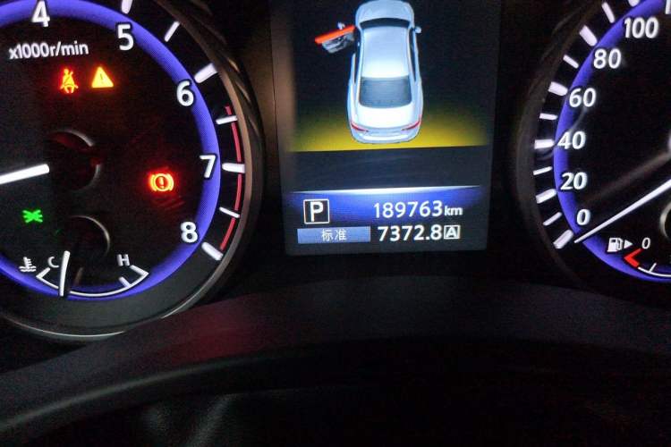Used Infiniti Q50L 2015 2.0T Enjoyment Edition Odometer Close Up