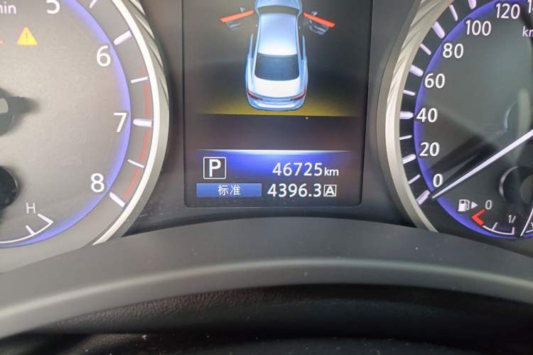 Used Infiniti Q50L 2015 2.0T Enjoyment Edition Odometer Close Up
