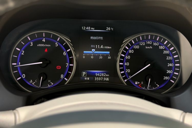 Used Infiniti Q50L 2015 2.0T Enjoyment Edition Odometer Close Up