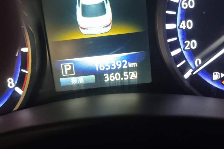 Used Infiniti Q50L 2015 2.0T Enjoyment Edition Odometer Close Up