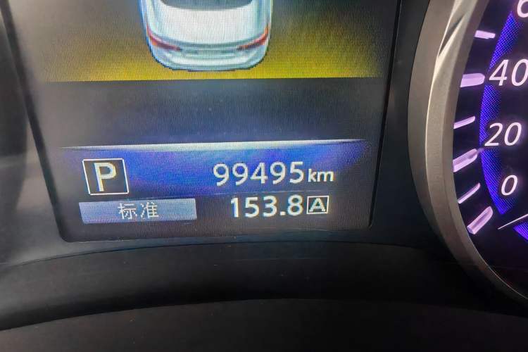 Used Infiniti Q50L 2015 2.0T Enjoyment Edition Odometer Close Up