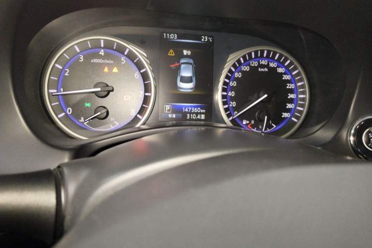 Used Infiniti Q50L 2015 2.0T Enjoyment Edition Odometer Close Up