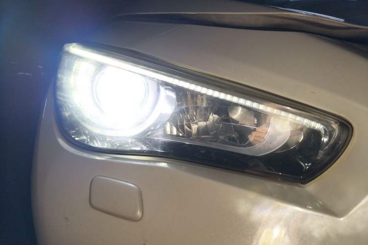Used Infiniti Q50L 2015 2.0T Enjoyment Edition Right Front Headlight