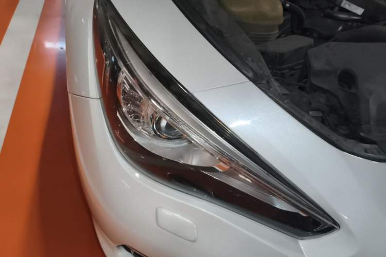 Used Infiniti Q50L 2015 2.0T Enjoyment Edition Right Front Headlight