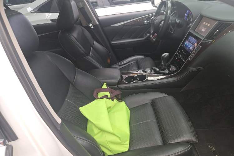 Used Infiniti Q50L 2015 2.0T Luxury Sport Edition Right Front Seat