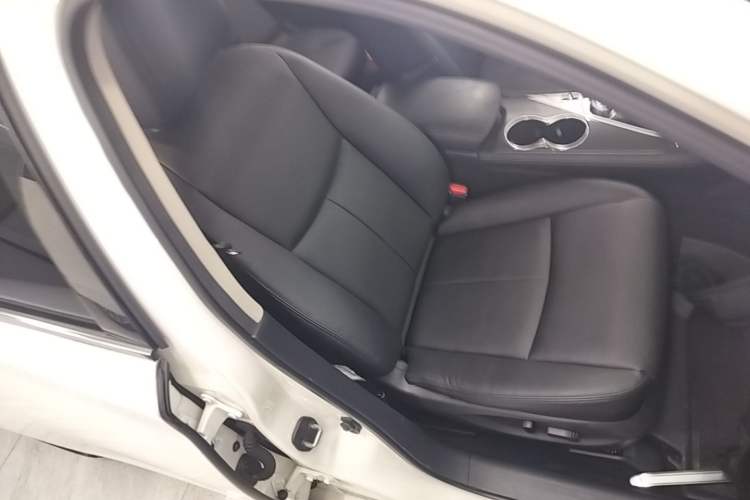 Used Infiniti Q50L 2015 2.0T Comfort Edition Right Front Seat