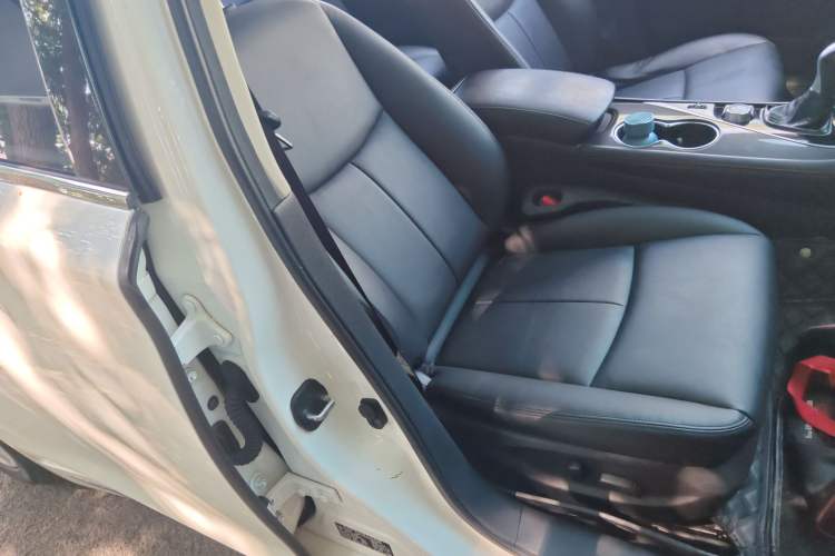 Used Infiniti Q50L 2015 2.0T Comfort Edition Right Front Seat