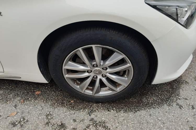 Used Infiniti Q50L 2015 2.0T Enjoyment Edition Right Front Wheel Hub
