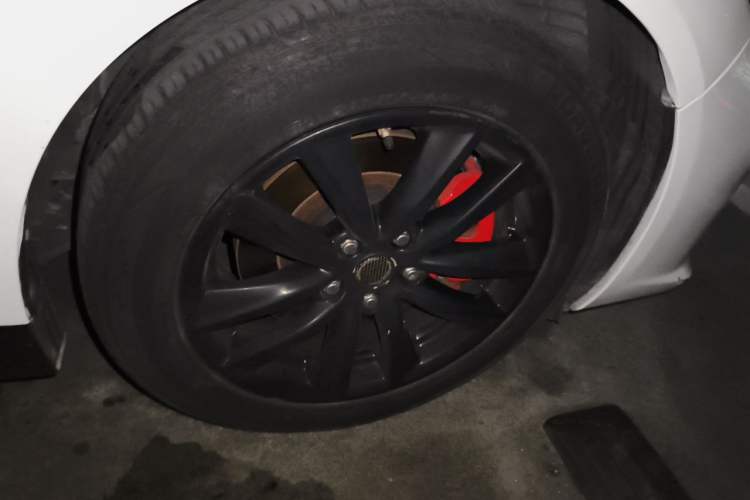 Used Infiniti Q50L 2015 2.0T Enjoyment Edition Right Front Wheel Hub