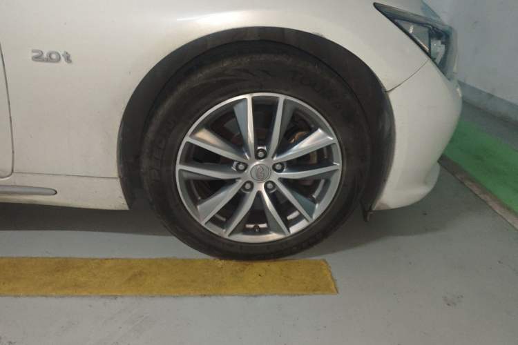 Used Infiniti Q50L 2015 2.0T Enjoyment Edition Right Front Wheel Hub