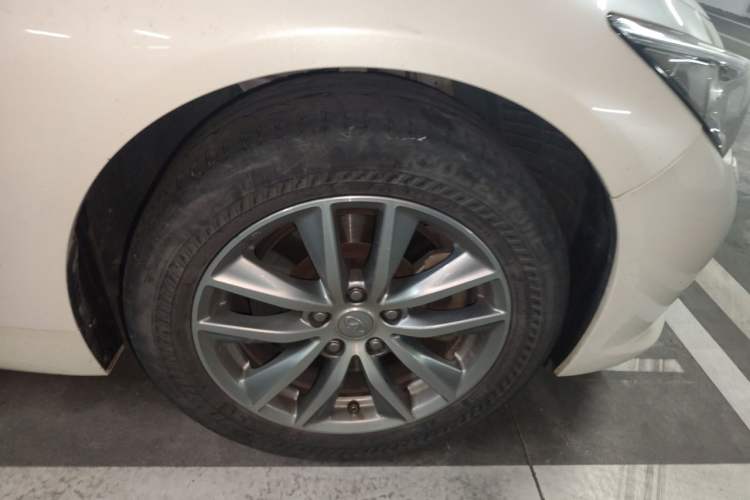 Used Infiniti Q50L 2015 2.0T Enjoyment Edition Right Front Wheel Hub