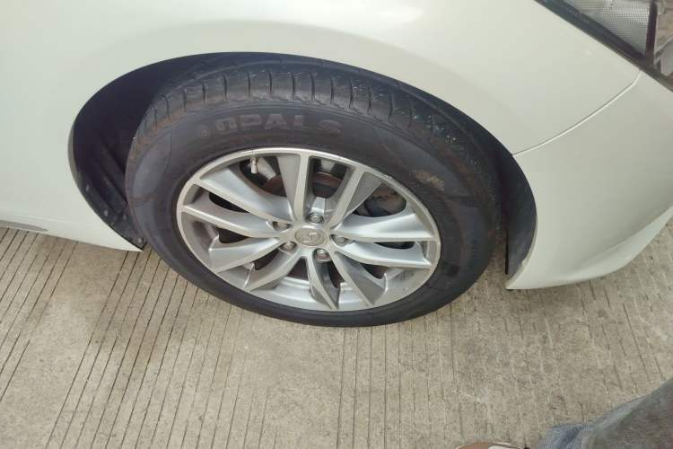 Used Infiniti Q50L 2015 2.0T Enjoyment Edition Right Front Wheel Hub