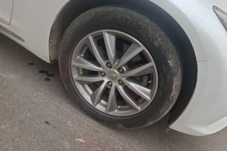Used Infiniti Q50L 2015 2.0T Enjoyment Edition Right Front Wheel Hub