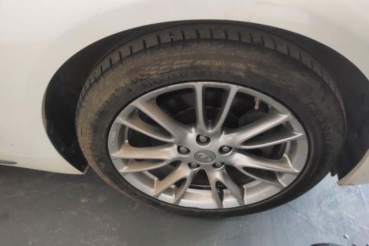 Used Infiniti Q50L 2015 2.0T Enjoyment Edition Right Front Wheel Hub