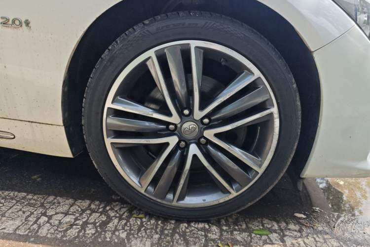 Used Infiniti Q50L 2015 2.0T Sport Edition Right Front Wheel Hub