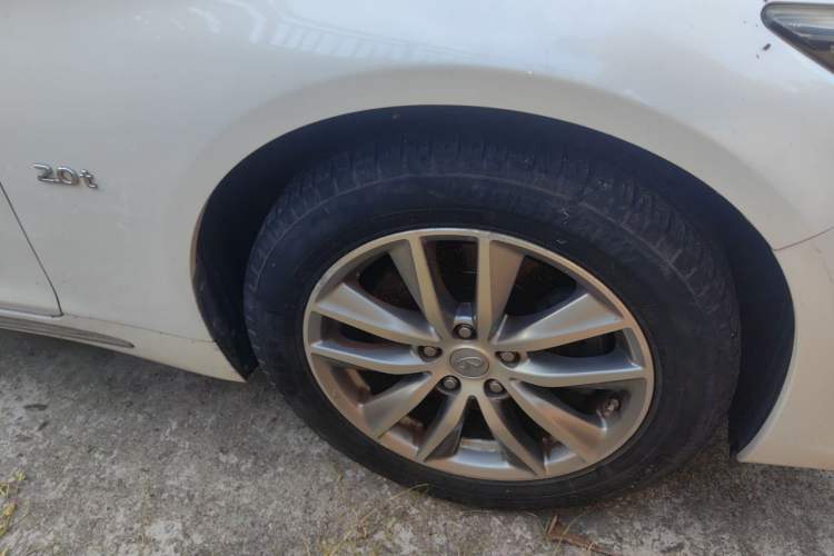 Used Infiniti Q50L 2015 2.0T Enjoyment Edition Right Front Wheel Hub