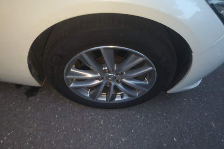 Used Infiniti Q50L 2015 2.0T Luxury Edition Right Front Wheel Hub