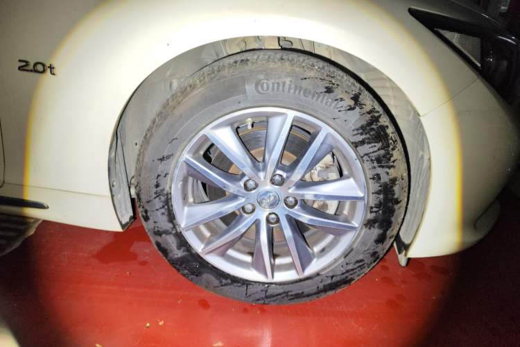 Used Infiniti Q50L 2015 2.0T Enjoyment Edition Right Front Wheel Hub