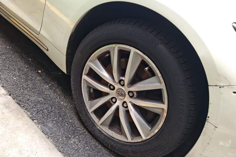 Used Infiniti Q50L 2015 2.0T Enjoyment Edition Right Front Wheel Hub
