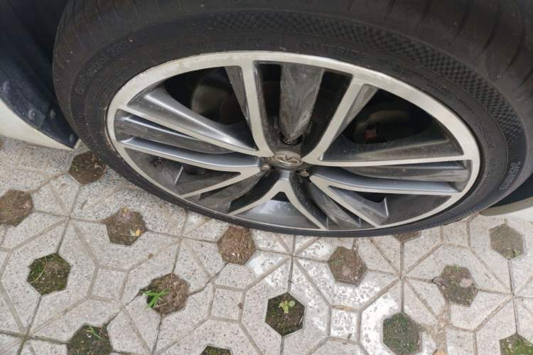 Used Infiniti Q50L 2015 2.0T Sport Edition Right Front Wheel Hub