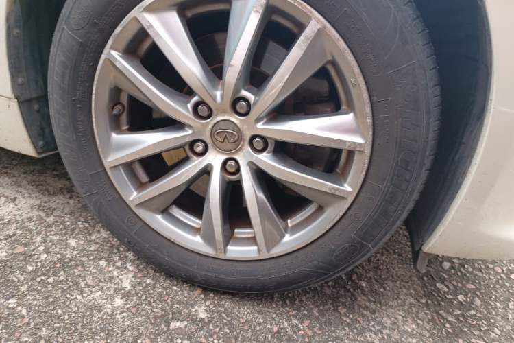 Used Infiniti Q50L 2015 2.0T Enjoyment Edition Right Front Wheel Hub
