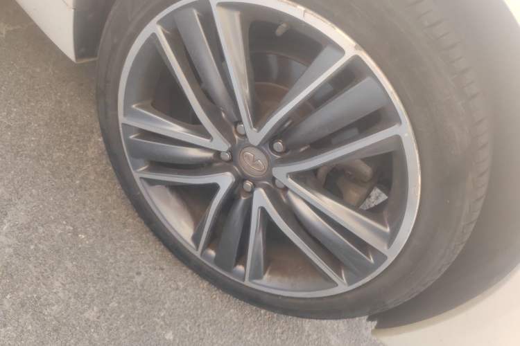Used Infiniti Q50L 2015 2.0T Sport Edition Right Front Wheel Hub