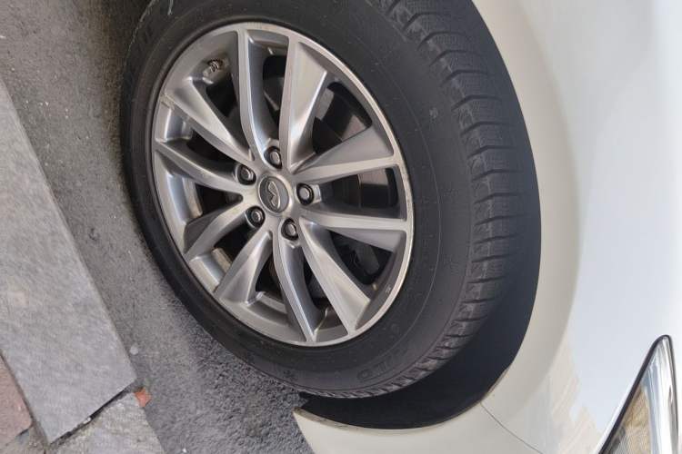 Used Infiniti Q50L 2015 2.0T Enjoyment Edition Right Front Wheel Hub
