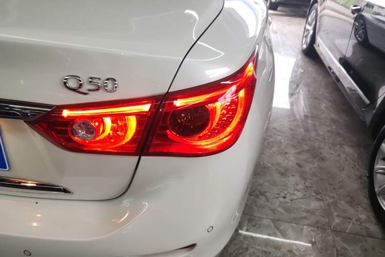 Used Infiniti Q50L 2015 2.0T Enjoyment Edition Right Rear Taillight