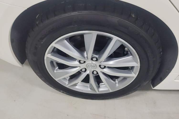 Used Infiniti Q50L 2015 2.0T Comfort Edition Right Rear Wheel Hub