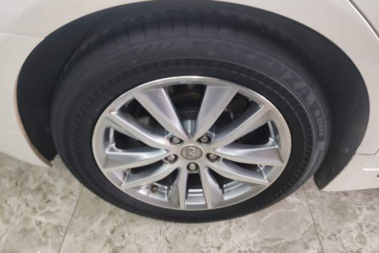 Used Infiniti Q50L 2015 2.0T Enjoyment Edition Right Rear Wheel Hub