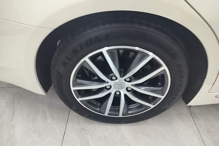 Used Infiniti Q50L 2015 2.0T Comfort Edition Right Rear Wheel Hub