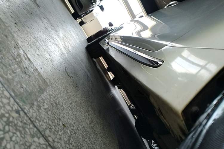 Used Infiniti Q50L 2015 2.0T Enjoyment Edition Right Side Sill