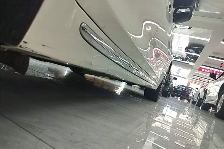 Used Infiniti Q50L 2015 2.0T Comfort Edition Right Side Sill