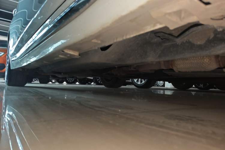 Used Infiniti Q50L 2015 2.0T Enjoyment Edition Right Side Sill