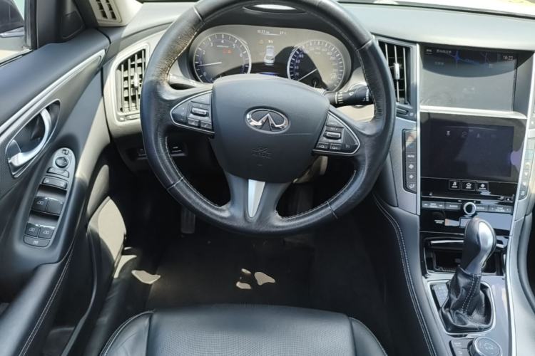 Used Infiniti Q50L 2015 2.0T Enjoyment Edition Steering Wheel