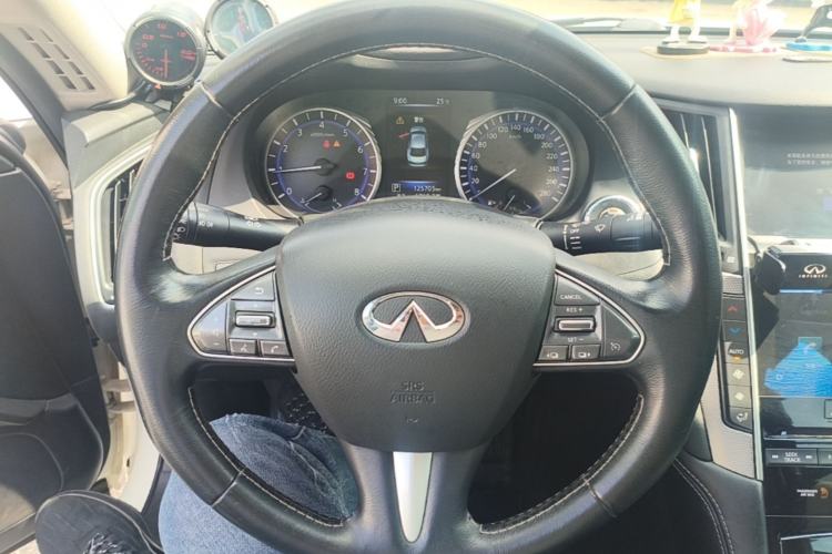 Used Infiniti Q50L 2015 2.0T Enjoyment Edition Steering Wheel