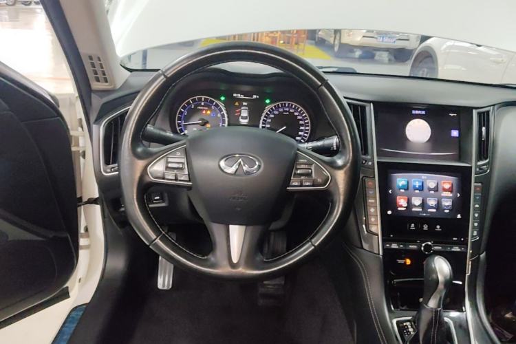 Used Infiniti Q50L 2015 2.0T Comfort Edition Steering Wheel