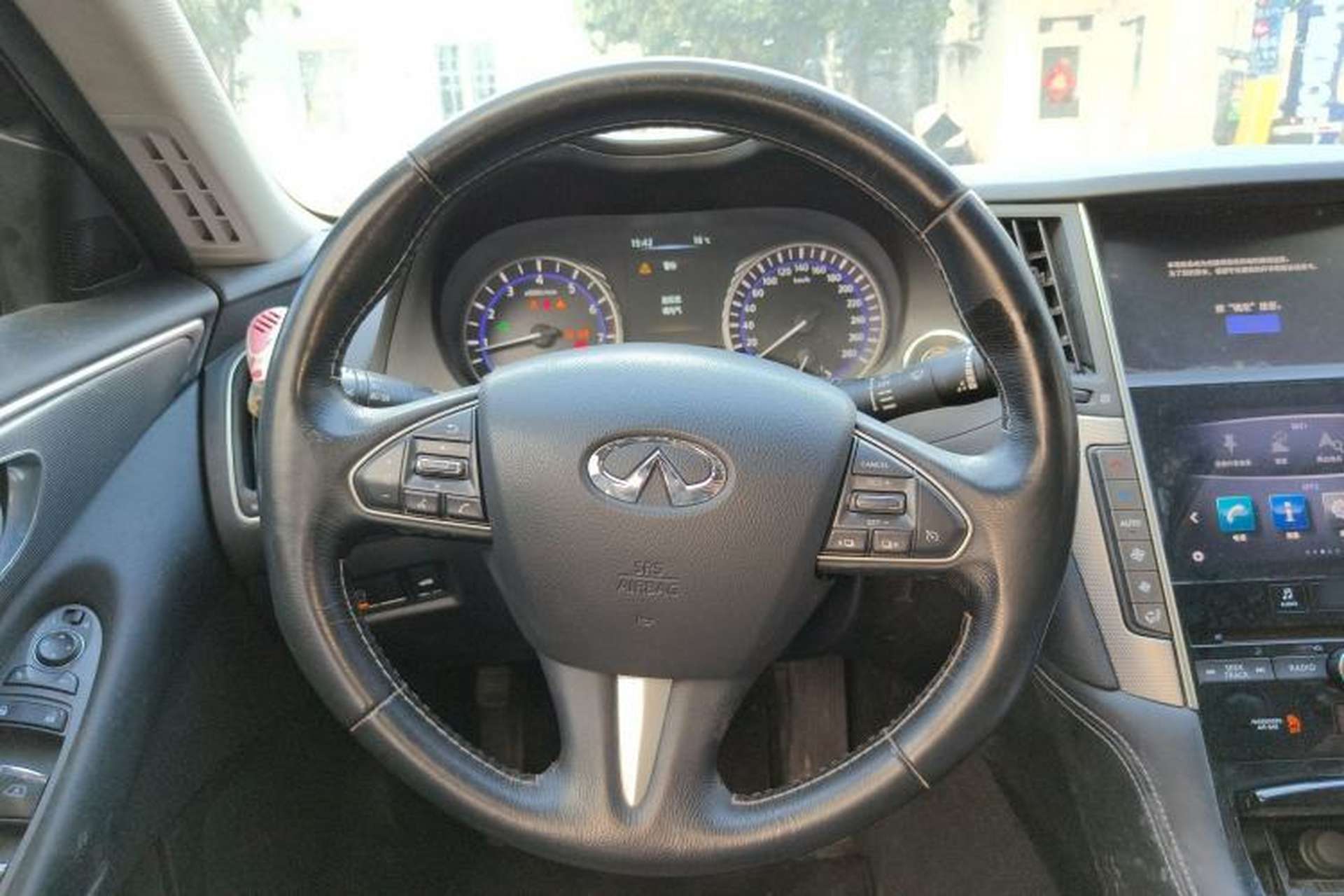Used Infiniti Q50L 2015 2.0T Enjoyment Edition Steering Wheel