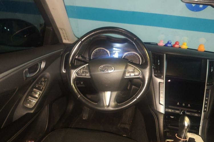 Used Infiniti Q50L 2015 2.0T Enjoyment Edition Steering Wheel