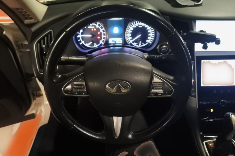 Used Infiniti Q50L 2015 2.0T Enjoyment Edition Steering Wheel